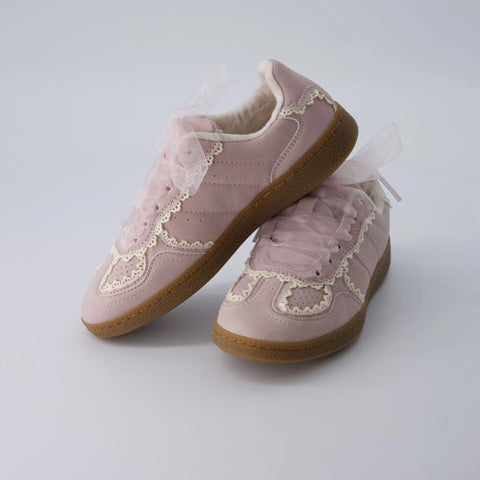 Belinda-K Lace Sneaker